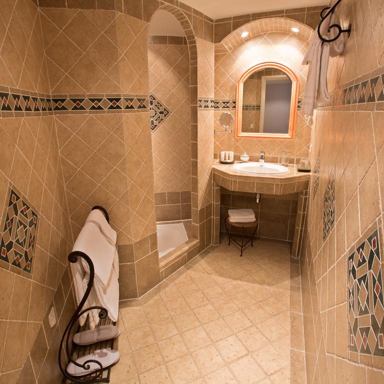 Suite Romantique avec Jacuzzi